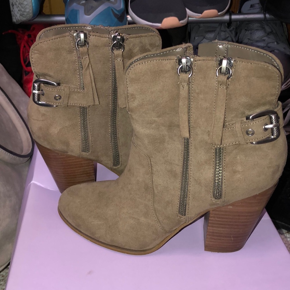 Barely worn size 8 booties